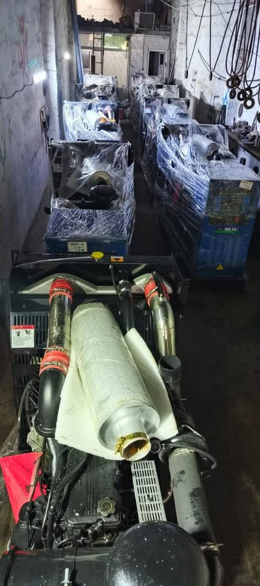 تم وصول وجبة مولدات كمنز 6سلندر 
حجم المحرك114"24ولف
القوه الحصانيه (HP180) 
السعه (312.5KVA)(250KW)
بشرط الفحص 800امبير
600امبير صافي المحرك في حاله جيدة 
تشغيل وإطفاء ذاتي
شاشة فول اوتو 
كولر.جويتر.سوبر 
يوجد لدا ديزل للمولدات كاتم + شاصي                
      يوجد توصيل🚛 لكافة المحافظات العراقية🇮🇶 
لدينا كافة انواع مولدات الكمنز و البيركنز للإطلاع ادخل على الصفحه
للاستفسار اكثر اتفضل راسلنا واتساب او اتصل على الرقم 
                 رقم الهاتف📞***********
                         واتساب *********** 
              الموقع🌐 اربيل-الصناعة الجنوبية/
                 الفرع الثاني  متابعة ولايك🥀✨
