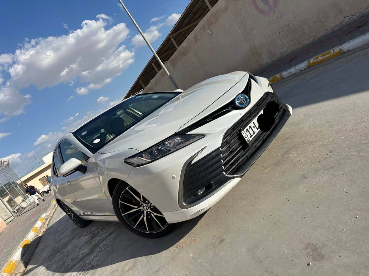 السلام عليكم 
 
تويوتا كامري هايبرد الموديل 2024 

خليجي GLE وكالة عبد لطيف جميل  ياباني 

العداد 79000 الف

حجم المحرك 2500 هايبرد

فول مواصفات  

فتحة سقف 

بصمة +دخول ذكي 

اشاير بالمري +مري شفط 

حساسات كاملة امامي خلفي 

شاحن هاتف لاسلكي

كامرة خلفية محدده

زينون LED بلادي 

بردة خلفية ع بك تنزل ع دي تصعد بلادي 

داخل بيجي  

هندبريك بصمة اوتو 

تحكمات ستيرن كامله 

تبريد قطعتين 

زينون عالي ناصي +ضبابي +بلوجكترات بلادي 

كير محرك بشرط بلادي ممفتوح 

عليها تخم تاير جديد (برجستون ياباني) 

5 ويل كب كروم بلادي قياس 18  

باقي المواصفات معروفة

السيارة بيه صبغ جاملغ خلفي عكس السايق 

وشخط بجاملغ الامامي موضح بالصور 

السعر  230 قابل للتفاوض 

مكان السياره بغداد كم سارة      
للتواصل:  *********** بغداد, العراق
