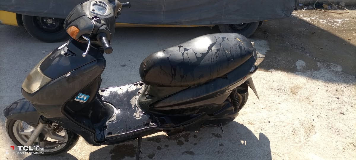 دراجه سكنس نثية للبيع بغداد مدينة الصدر عطلها كابريته لو نارية البارحه ختنكت وطفت للبيع*********** باتري جديد
