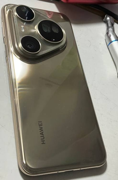 Huawei p80 ultra
كامل ملحقاته مع 4 كفرات
سعر 1250 بيه مجال قليل


**إذا كنت صاحب هذا الإعلان وتريد حذفه لأي سبب، رجاءا أرسل رسالة إلى الدعم الفني**