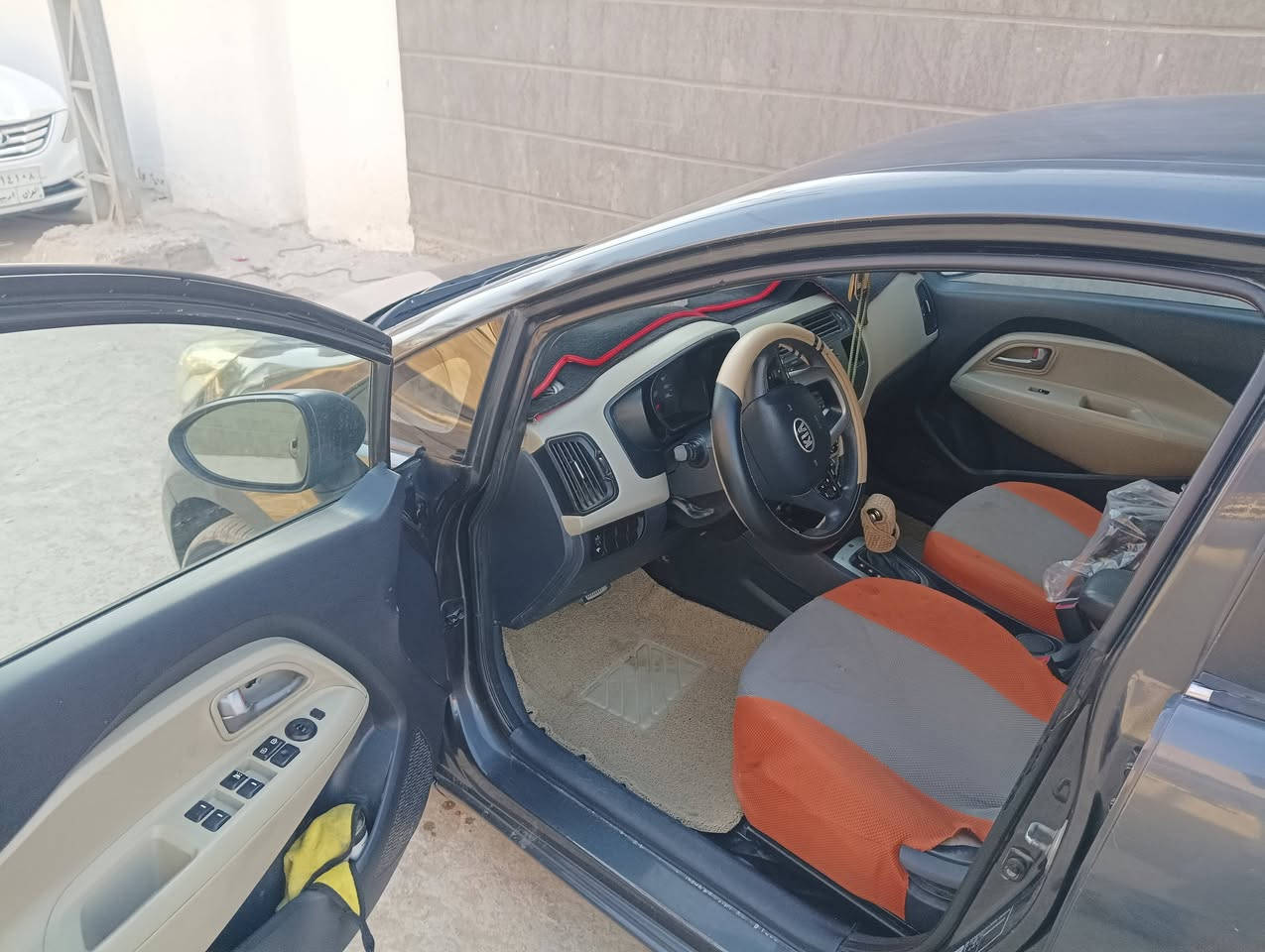 للبيع – كيا ريو 2015 وارد خليجي 

 بدون حادث 
▪️ الملاحظات: فقط تكحيلات  
اللون رمادي 
- محرك 1600 (دوش – قطرتين)
- تحكم ستيرن
- مرايات شفط
- إشارات مرايات
- سونار موجود
- تخم تاير جديد حاليا 
- صدر جيد جدا
تبريد شغال جيد جدا 
ا
▪️ الرقم: قادسية  وباسمي
▪️ السنوية: غير منتهية الصلاحية
▪️ الوارد: خليجي

 ***********

بابل المدحتية
