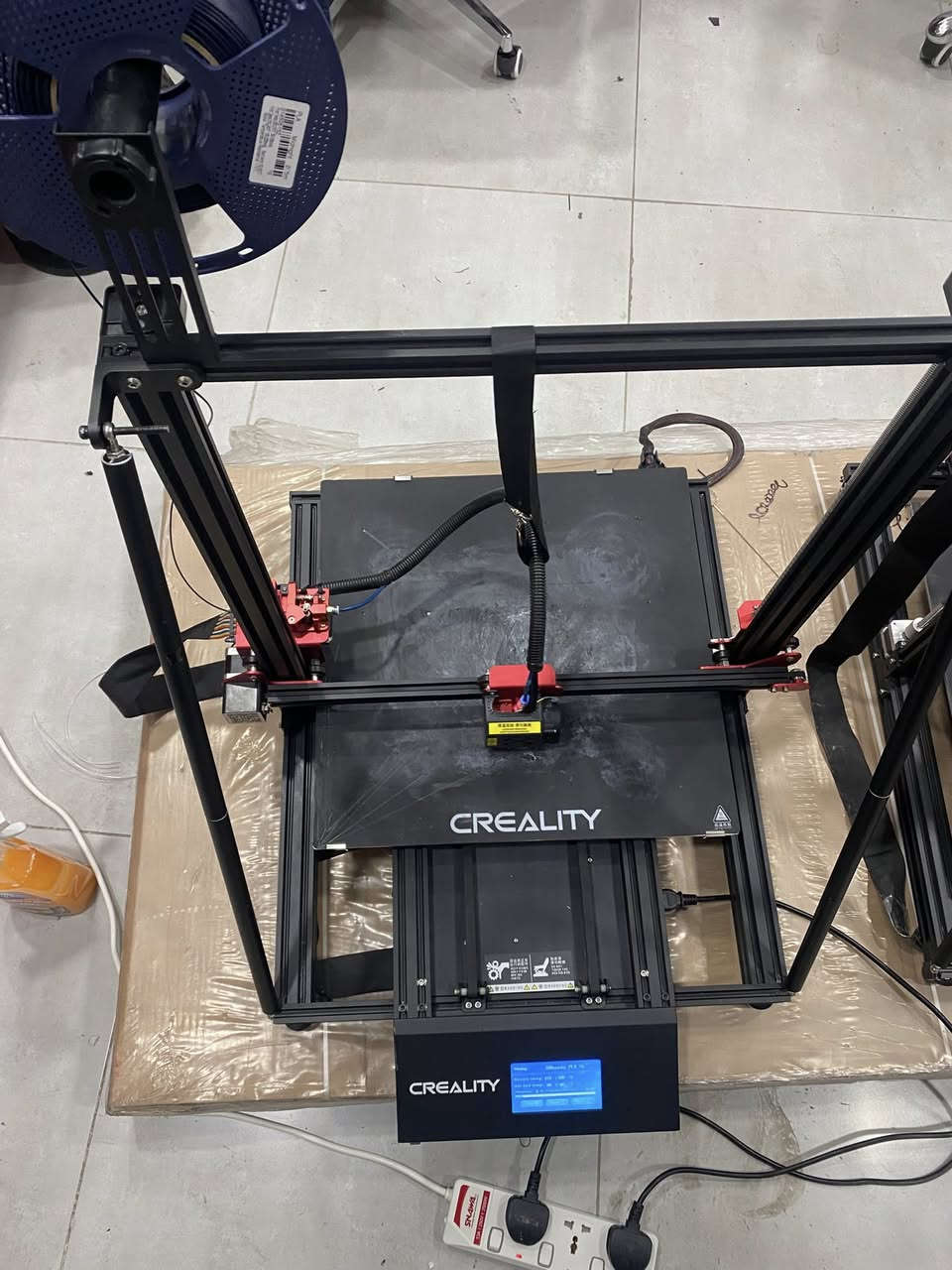 السلام عليكم عندي ثنين طابعات CR-10 MAX نظيفات جداً فقط البيد يحتاجلة تنظيف
الاولى تطبع بدون اي مشكلة بس الثانية النوزل يصير حار بس مينزل فلمنت النوزل الصغير يرادلة تنظيف او تغيير 

الطابعات يفيدن للمشاريع الكبيرة و الصغيرة لان قياس طبعها ٤٥*٤٥*٤٧ سم جداً كبير

ثنينهم رايدهم ب٦٠٠ الف 
انت تنظفهم و ترتبهم و تشتغل بيهم وحدة شغالة تمام و اللخ نوزل يرادله تبديل 

توصيل موجود


**إذا كنت صاحب هذا الإعلان وتريد حذفه لأي سبب، رجاءا أرسل رسالة إلى الدعم الفني**