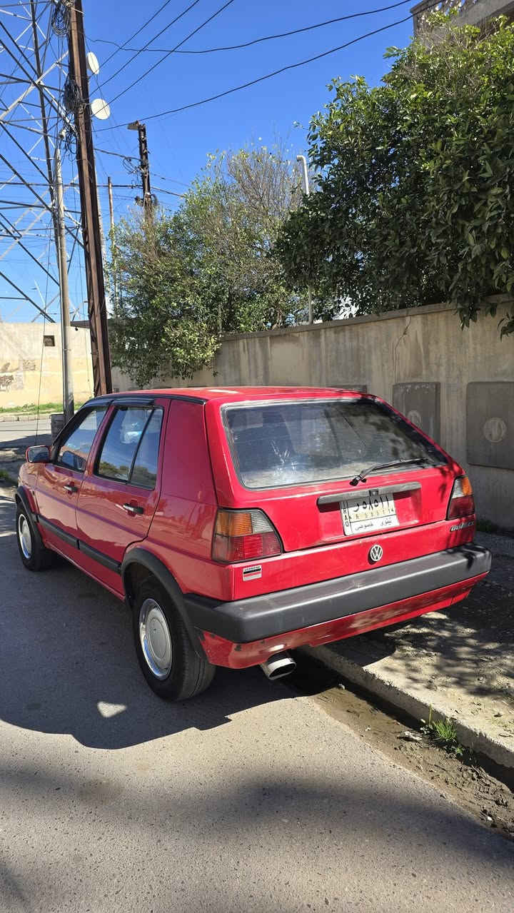 كولف موديل 1991
المكينة : 0.3

الكير عادي 

السيارة بدون صبغ عام !! عدا بعض التشطيبات في الجوانب

السيارة كاملة مكملة 
المكان موصل 

الرقم الماني

 الشراي يتصل 

***********
