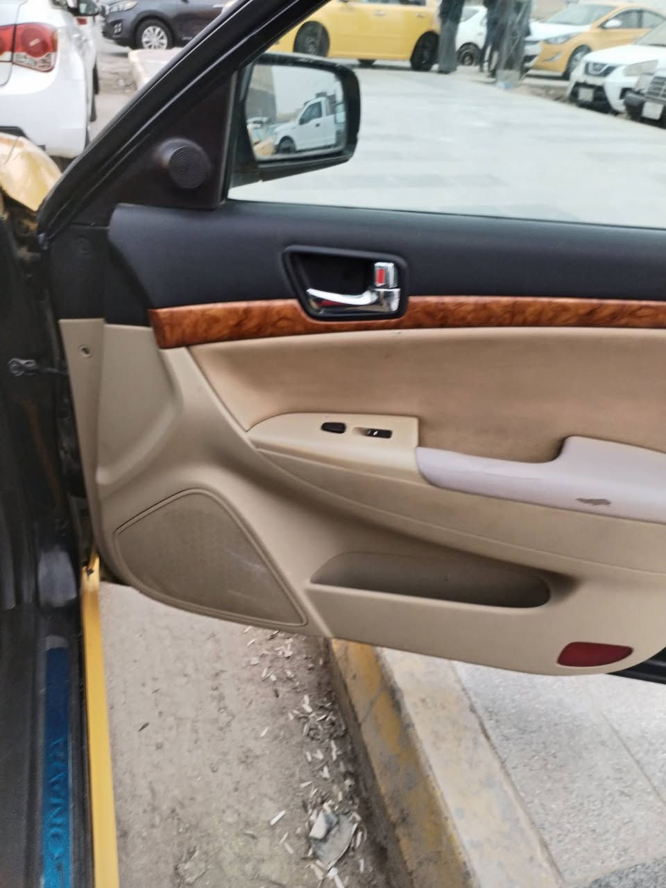 السلام عليكم سوناتا للبيع  موديل 9 ضربته جنطه مكينه 2400 لاتنقيص ولاتبخير كير توني شاده سياره نظيفه بمعنى الكلمه مصفره هيئه وغرامات وبيه خط جبايش   ترايك  وين ما تريد رقمه واسط تحويل ثاني يوم السعر 105 وبيه مجال لشراي
المكان ذي قار مركز ***********
***********
