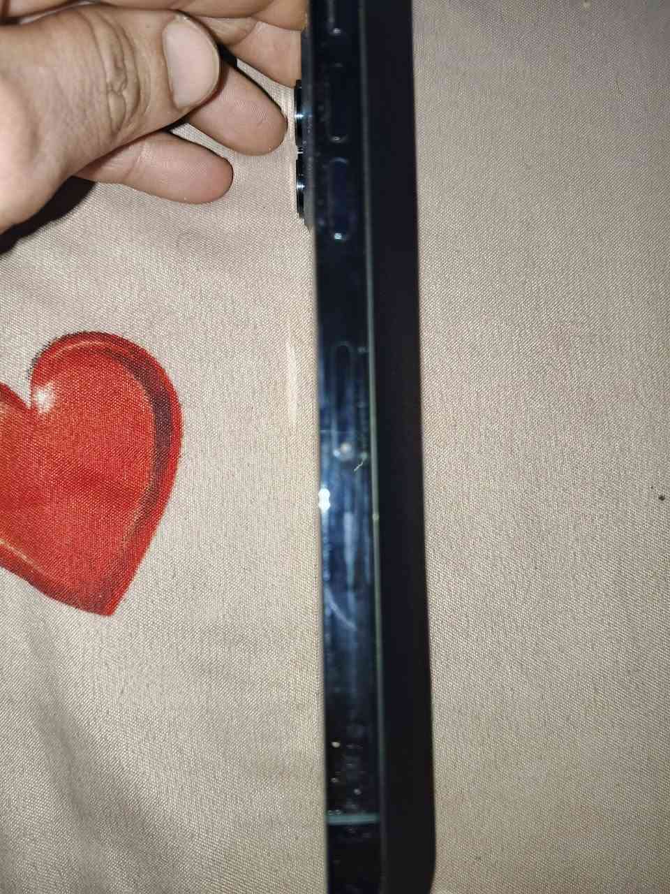 السلام عليكم
12برو ماكس 
زلغ مابي لا مفتوح ولا مبدل اي قطعه عده البطاريه مرفوعه فقط ! مكاني بغداد الكمالية تجي للبيت ونروح نفحص كارتونه ويا وكيبل  *********** متواجد واتساب
