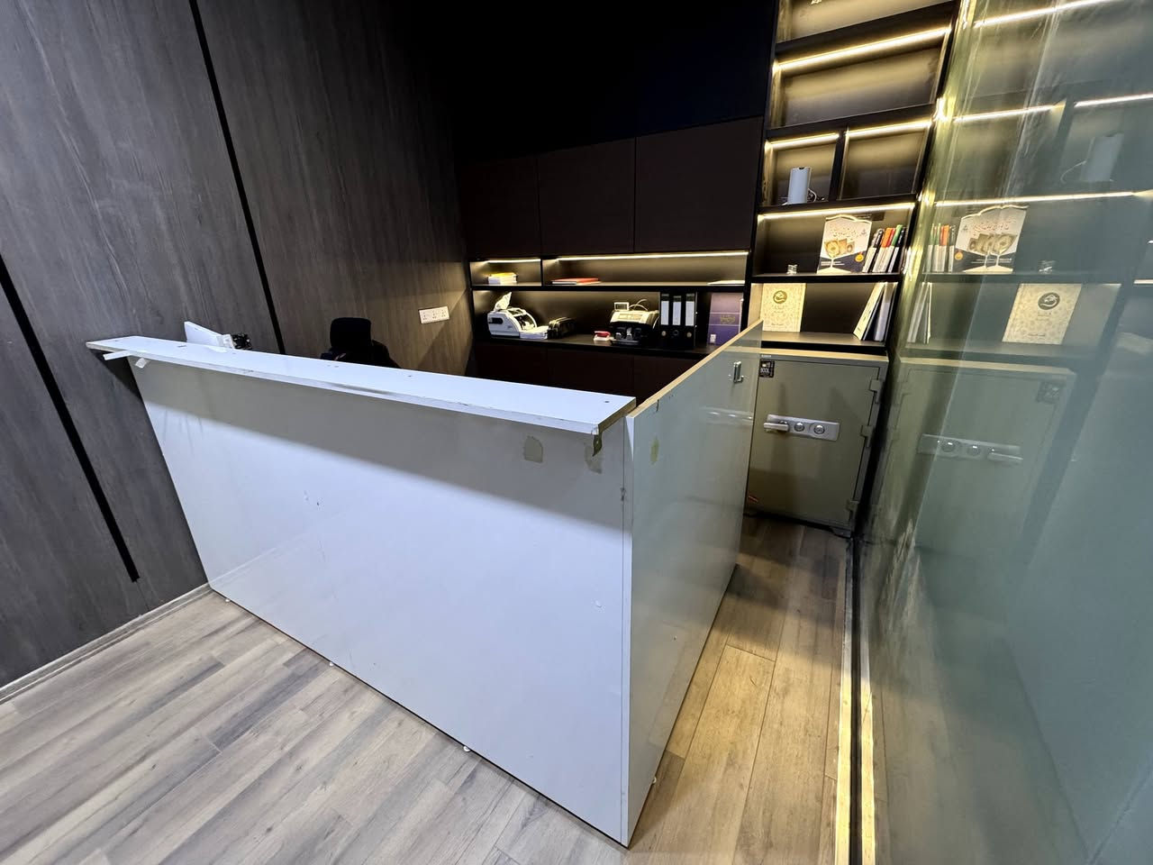 مێزی ئۆفیس بۆ فرۆشتن
قیاس:٢٢٠بە ١٥٠ 
قوڵی ٥٠ 

پەیوەندی بکەن بەم ژمارەییەوە بۆزانيني  نرخ
***********
