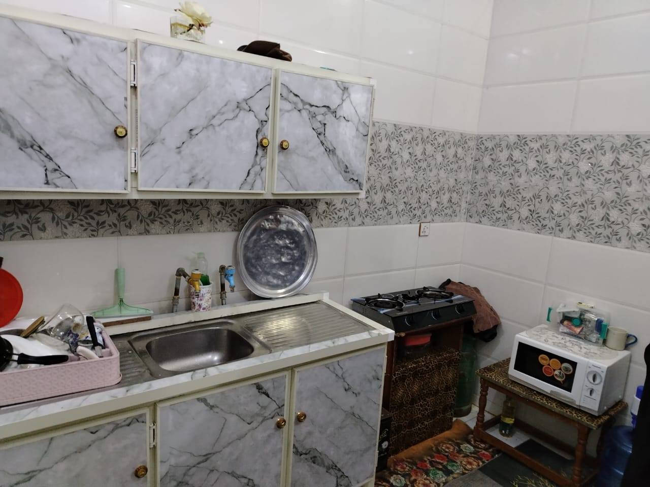 بيت ١٠٠م للايجار بحي جار العباس قرب فندق البارون علما البيت جديد الاستفسار ***********
