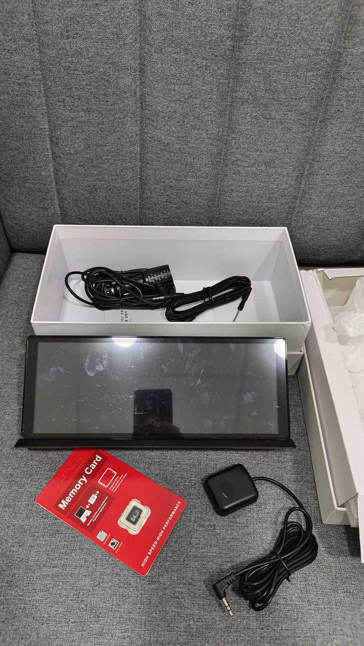 السلام عليكم 
شاشة مال سيارة و داش كام على داشبول قياس 11.26 اينج كاميرا امامية ديقته 4k ,مال بالة امزون اوروبي بدون ترهيمات نيظام اندرويد كاربلي و بلوتوث واي فاي مكان جداحة يشتغل،، يرهم لسيارة 12 فولت و 24 فولت ،كامل ملحقات وياه الرام وياه 

سعر 55 الف

توصيل متوفر كل محافظات


**إذا كنت صاحب هذا الإعلان وتريد حذفه لأي سبب، رجاءا أرسل رسالة إلى الدعم الفني**