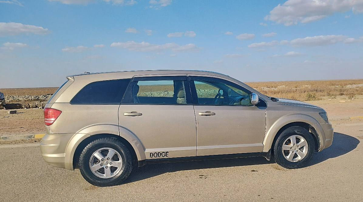 دوج جورني مديل 2009وارد امريكي كلين مكفوله من الضربه والتبديل رقم مميز بصره نكليزي سنويه لل28مشروع وطني السعر 98وبيه مجال للستفسار اكثر ***********مواصفات داخل بيجي كشنات مخمل مكينه وكير مكفولات حجم لمحرك 6سلندر 7راكب ثلث قطع تبريد تخم تاير كهربائيات كلهه شغاله كشن كهربائي حداديه جديده سياره جديده وجاهزه وأي نقص مابيهه المكان ذي قار الشطره, ذي قار
