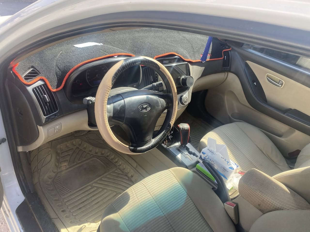 السلام عليكم اخواني الانترا موديل 2011 بيها جاملغات الاماميه واحد مبدل وحد مضبوغ صدر قبل شهر مسوي تبريد منضومه العام شديتها. الباقي تجي وتشوف بعينك السعر 100  غير متواجد ع الفيس الاتصال ع *********** العنوان بغداد الزعفرانيه
