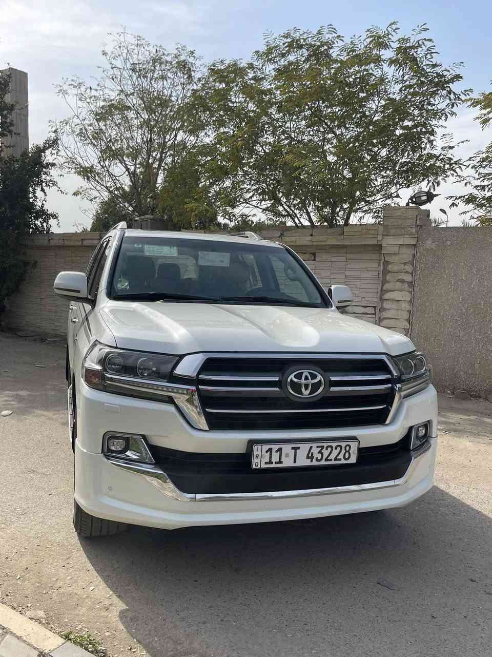 السلام عليكم تويوتا لندكروز موديل 2020ساااز باب اول سياره معروفه موصفات الساز  فوول الفوول تجي مكفوله من الصبغ سونار مرفق مع المنشور ماشيه 67الف بس بارد بسيط بين الجملغ ولباب رقم بغداد تحويل مباشر السعر 54 الف دولار وبيه مجال حك الجيه العنوان بغداد البياع ***********/***********
