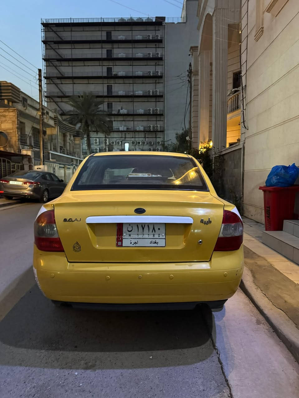 سلام عليكم 
بغداد منصور  رقمي ***********
2017 سنويه جديده 
سياره طيبه مكينه جديده وكير جديد وتبريد كوله جديد كمبريسر فريز وراديترات 2 تبريد ثلج وبسمي ومصفره سياره للبيع 38
