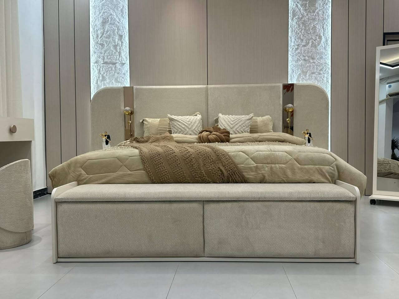 اهلاً وسهلاً بكم زبائننا ✨
تقدم لكم مجموعه الزيادي للااثاث التركي

💢 تم وصول موديل جولي 10 قطع 💢

✳️ تفاصيل الغرفة ✳️

▪️10 قطعة
▪️عرض كنتور مع ملحق 320
▪️عرض سرير مع كومدي 300
▪️برغي وچوي حديد
▪️ظهر بلوك
▪️سرير مخزن

⚠️ ملاحظة: البيع بالنقد فقط 🚫

📲 راسلنا الأن وأحصل على كافة التفاصيل - او شرفنا بالزيارة 📍 العنوان نجف 
الاستفسار مراسله الصفحه او تصال📞
***********📲
