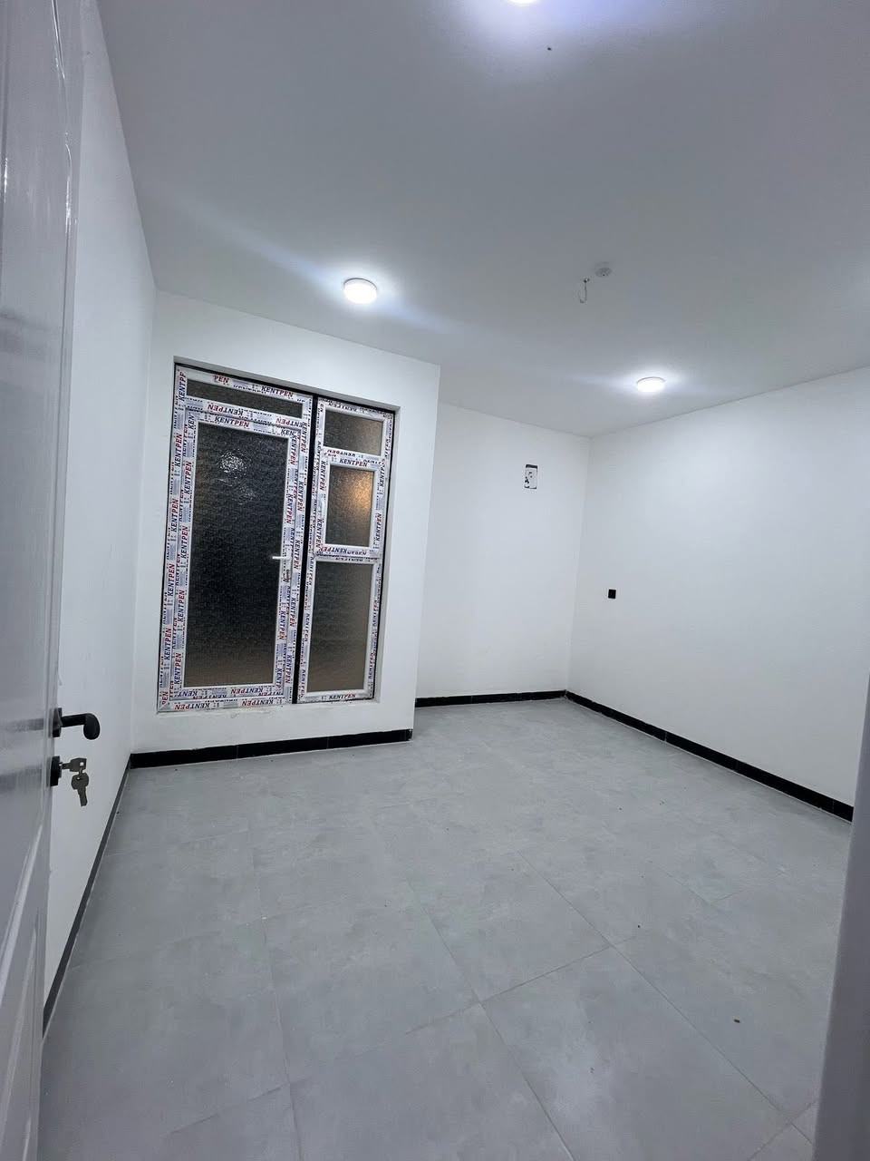 🏠 بيت للبيع – فرصة مستعجلة
بيت مساحته 60 متر، بناء مرتب
📄 سند طابو (إقرار محكمة) باسم المشتري
🛋️ البيت مؤثث بالكامل

📍 العنوان: كربلاء – عكد بليل
قريب كلش على الإمام

💰 السعر: 137 مليون
✨ بيه مجال بسيط
⚡ بيع مستعجل

📞 للاستفسار: ***********
