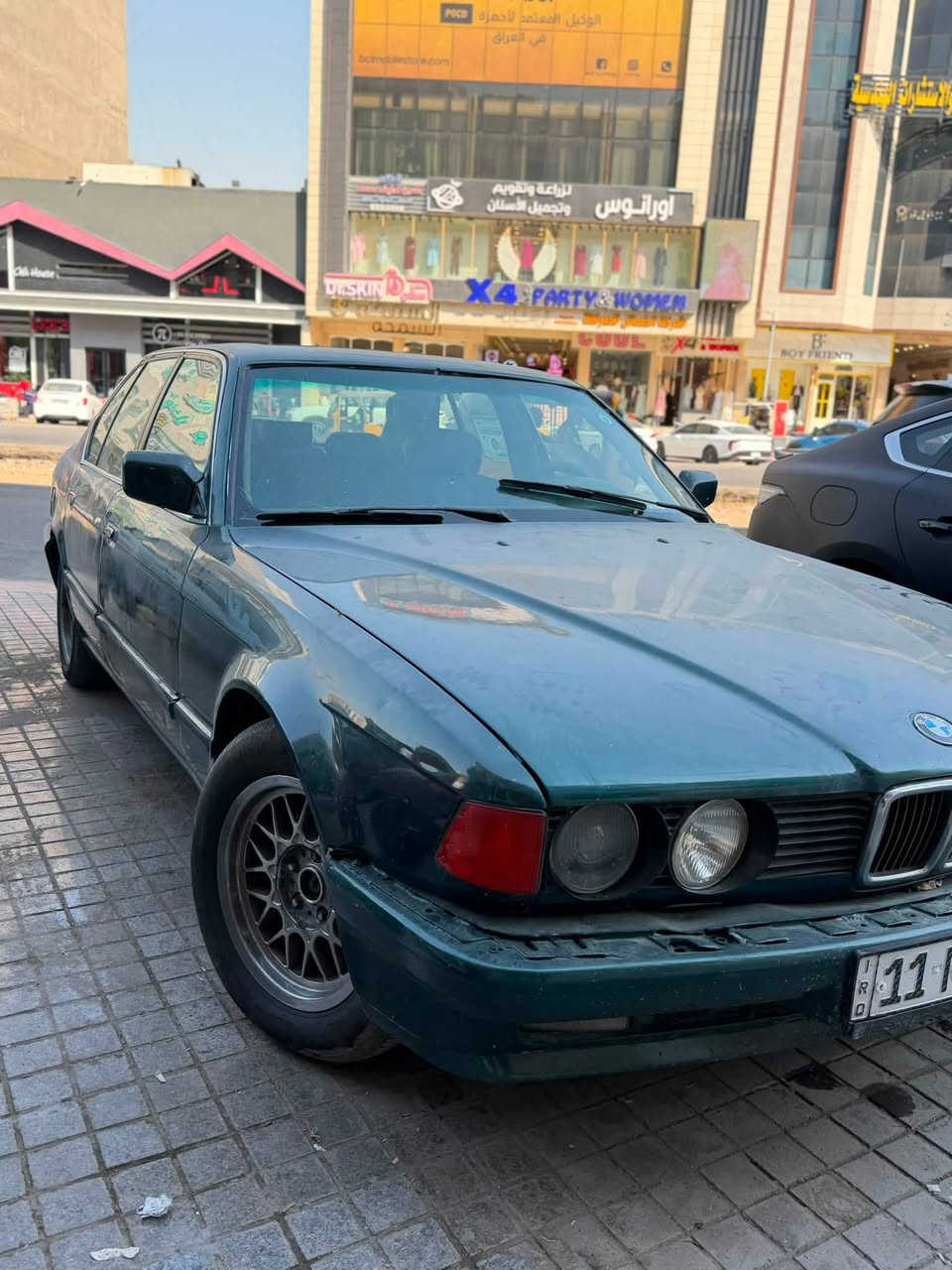 BMW 735i 1993
للبيع فقط

السعر 35$ ورقة 

مكينة تخبل + گير جديد + تبريد + هزة جديدة ورقم الماني بغداد تحويل ثاني يوم 

السيارة اصل 735 

يرادلها تلحيظات بالكشر والداخل مثل ما موضح بالصور 

مكانها زيونة / شارع الربيعي 

للتواصل واتساب ***********
