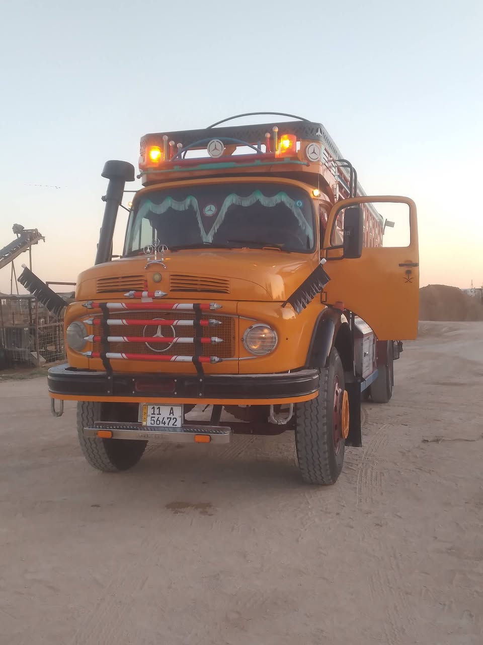 السلام عليكم
للبيع قجمة تك تنكر 81 معمرة جديد محرك شرط كير 25 شرط قمارة مصبوقة عام وشاصي مايلر ومطول من ورة سيارة جديدة مكفولة من كلشي 
***********
