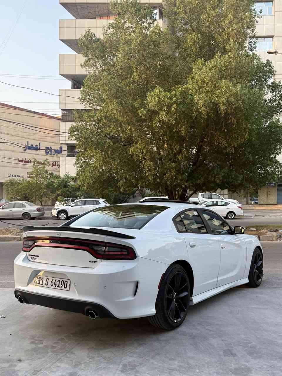 جارجر 2022 gt أورنج ادشن رقم بغداد
أرخص اورنج بلسوك‼️‼️‼️‼️
بدون رصعات بدون صبغ بدون تبديل بدون شخوط

بعده ريحه شركه بيها

لون :ابيض⚪️

الموديل :2022  . (خليجي) . 

الضمان : 3 سنوات او 60 الف كيلو متر . 

المحرك : V6.  3.6L .

ماشيه 45 الف كيلوا 

المواصفات :

نسخة ORANGE EDITION. 

خطوط طولية على الهيكل. 

مكابح رياضية برمبو خاصة بالون البرتقالي. 

جناح خلفي اسود. 

ويل قياس 20 انچ اسود . 

ستيرن رياضي . 

مقاعد رياضية من الشاموا مع خطوط بالون البرتقالي. 

نقطة عمياء . 

مصابيح أمامية زنون . 

كشافات الضباب زنون . 

المصابيح الأمامية مع LED . 

حساسات . 

شاشه كبيرة مع نظام ملاحة نفكيشن GPS .

الشاشة مع اوپشنات SRT . 

سستم صوت الپاين .

فتحت سقف (سلايد) . 

مقاعد أمامية كهربائية عدد 2 

ذاكرة لحفظ وضعيات الجلوس (ميموري) . 

مقاعد أمامية تبريد وتدفئة . 

مقاعد خلفية تدفئة . 

تشغيل عن بعد . 

ستيرن كهربائي . 

تدفئة ستيرن . 

محدد سرعة . 

تلفون بلوتوث . 

كاميرا خلفية .

مرايا متحسسة للاضاءة العالية .

كير شفتر بالستيرن . 

دخول ذكي (بصمة) 

السعر 325 وبيها مجال بسيط وبلعافيه ع ياخذها 

بغداد /الكرادة/ساحة كهرمانه

***********
