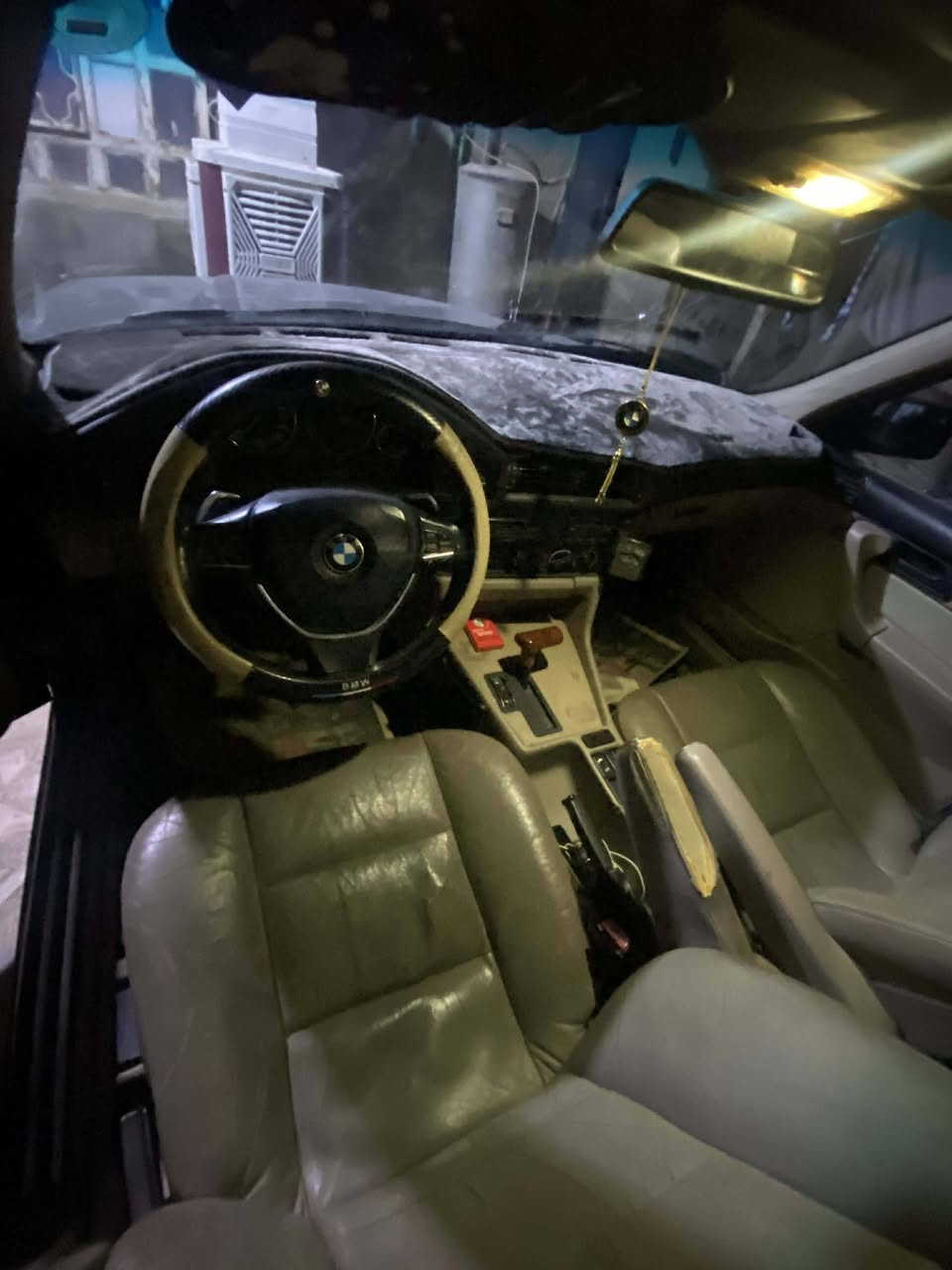 535  1991
عليهة مكينة 30دبل فانوس گير تبترونك مكينه وگير وضفيره وعقل سستم واحد حاويه 
1-تخم ويل وتاير 2سايز
2-تدفئة كشنات + تدفئه ربط فقط تربط جوينات 
3-مكينه حاويه تاخذ وصل المكينه وياهه بعده ممنتهي
4-سستم صوت خرافي 
5+سنترلوك حته قبق بانزين شغال
6-بردات ابواب خلفيه يدويه
7-تبريد ثلاجة القايش موجود بدلت مكينه ومشديته
8-كلشي بسياره شغال ممتوقف بيهه ولا اي شي وبلادي

منظومة تبريد كله جديد ويا المكينه بدلته رحت 3 مرات لاربيل مفتحت لا بنيد ولا وكفتني بمكان عد عيناك السياره من زاخو للبصره . سبب البيع يشهد عليه ربي محتاج فلوس شتريت بيت ومعتاز

السياره بأسم واحد طيب من اهل بغداد وعندي وكالة احولك ثاني يوم سنويه 2029 هزه سقطت شهر 12 
غرامات ماعليهه ولا دينار 

السعر ((73)) وبيهه مجال قليل للشراي اليعتني ويشوفهه
مكانهه نجف ***********
