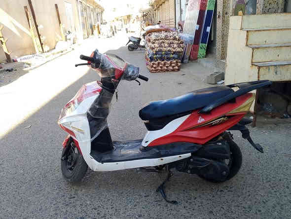 سلام عليكم شباب دراجه لبيع سعر 300 وبيه مجال المجر الكبير ***********
