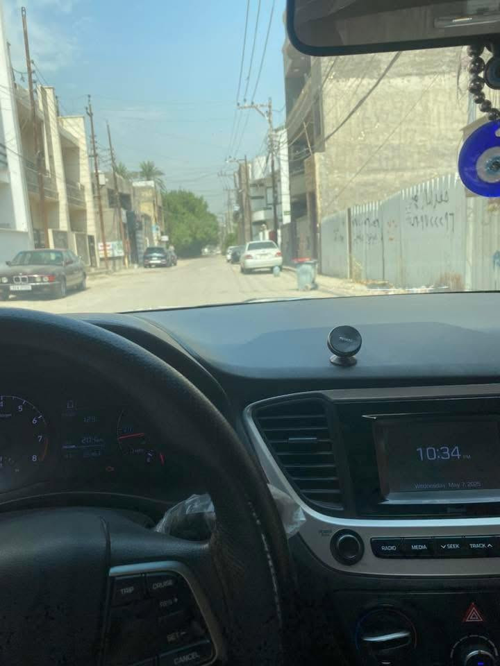 للبيع 🚘🔥�هيونداي أكسنت 2018 لون أسود 🖤
✅ ملكية باسم صاحبها (تحويل فوري)�✅ محرك 1600 GDI اقتصادي وقوي�✅ استعمال شخصي ونظيفة�✅ ماشية 100 ألف ميل وقابلة للزيادة�✅ كفالة كير ومحرك ودواخل�✅ السيارة بيها طختين يرجعن بارد�✅ بيها ضربة باب فقط، الباب راجع نفسه ومرشوش

السيارة جاهزة للفحص، والفحص خير دليل 👌

تحكم الستيرن بي ضربة بسيطة 

💰 السعر: 107 ورقة (المجال بسيط جداً للجادين فقط)

مكان السيارة بغداد 

📞 للتواصل ***********
