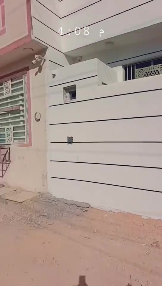السلام عليكم بيت للبيع مساحه 100م البناء درجه اولى كربلاء المقدسه شارع حولي ابو مهدي المهندس السعر 57 الاستفسار ***********
