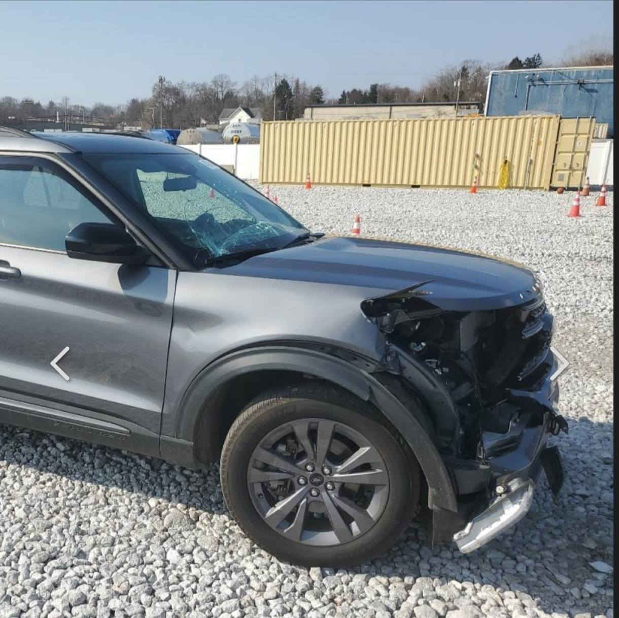 السلام عليكم للبيع
فورد اكسبلورر 2022
 Xlt plus 4*4
فول مواصفات حادث خفيف بدون ايرباك 
***********
عنوان كركوك
رقم اربيل 
ماشيه 48 ميل قابل للزياده
السعر 280
