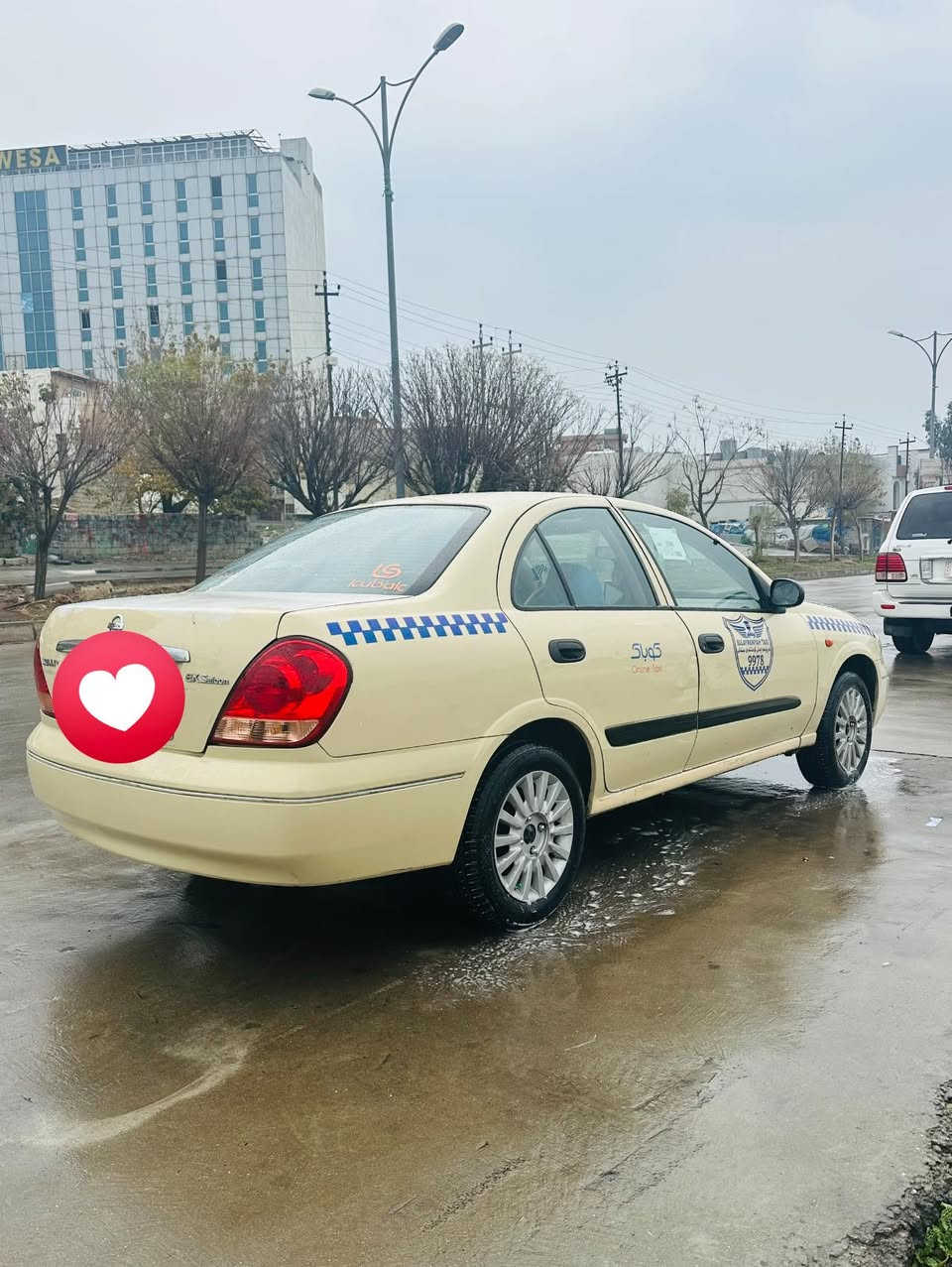 سه نى. ٢٠٠٩ بيلا د ته كسى. سه نه وى هه زه و كلا جو عه ينه و. تا يه ى تا زه يه. قر جيكى دوا و هه يه يه ك جو له. ى به سيتى لا ى سه كن بيشه وه ى هه يه. له گه ل ٣  په له سا ر ده. بويا خو كورا وى نيه.    كيرو مه كينه. به شه ر ت  ***********خا وه نه كه ى. بكه ن.
