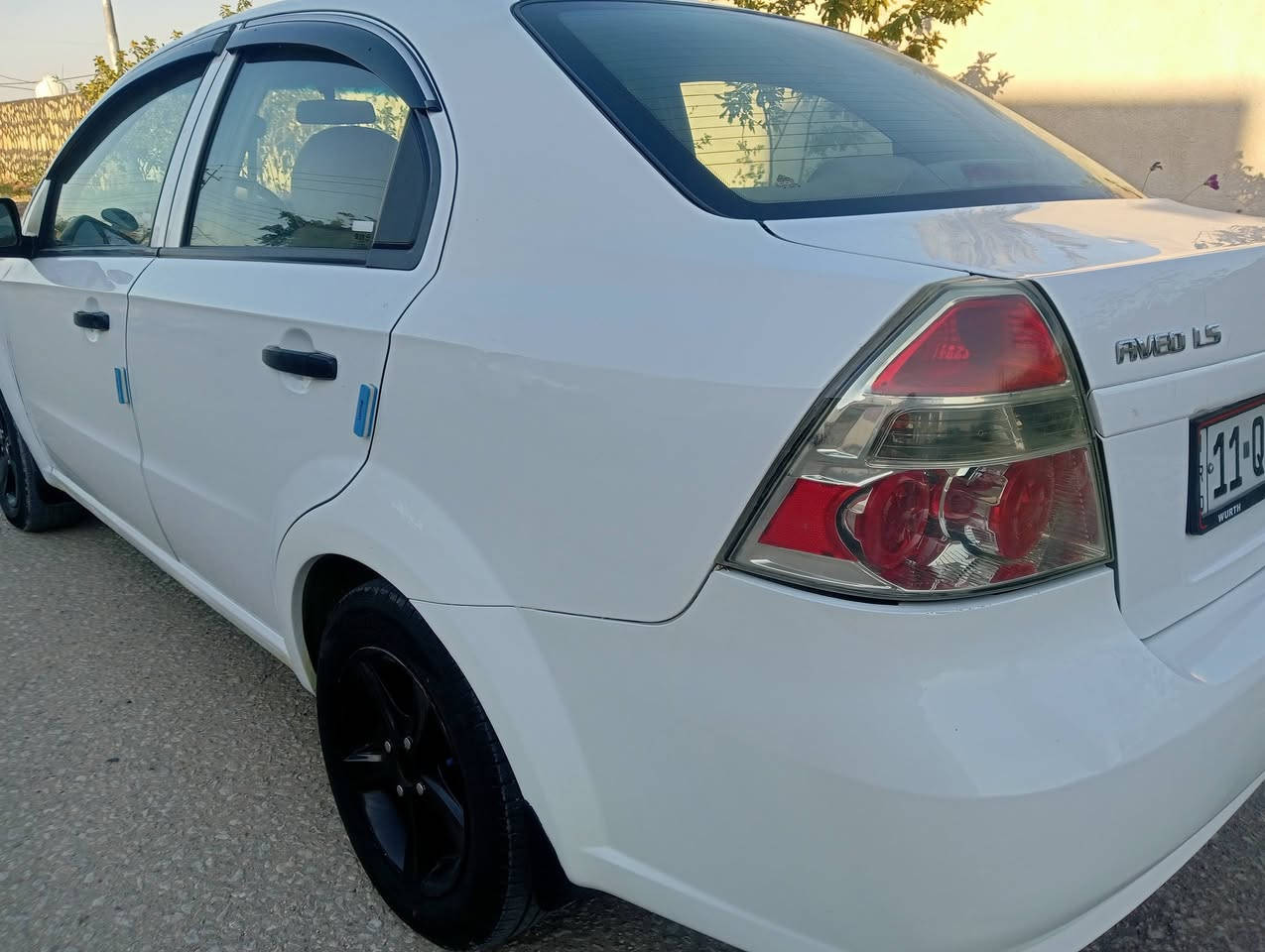 السلام عليكم للبيع افيو موديل 2011 وارد خليجي مكينه كير حداديه تبريد تخم تاير كله جديد السياره جاهزه من كلشي بيه صبغ قطعتين أو نص
العنوان بابل محاويل 
السعر 70
الهاتف ***********
