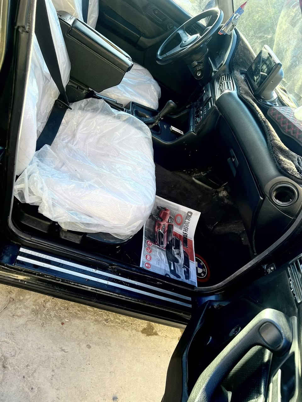 السلام عليكم بي ام دبليو موديل 92رقم بغداد  حجم 525كير مكينه خير من الله تخم تاير سياره جديده ونظيفه جاهزه ترايك وين ما تريد كهربائيات كلها شغاله تحويل ثاني يوم  العنوان بغداد بسمايه ***********
