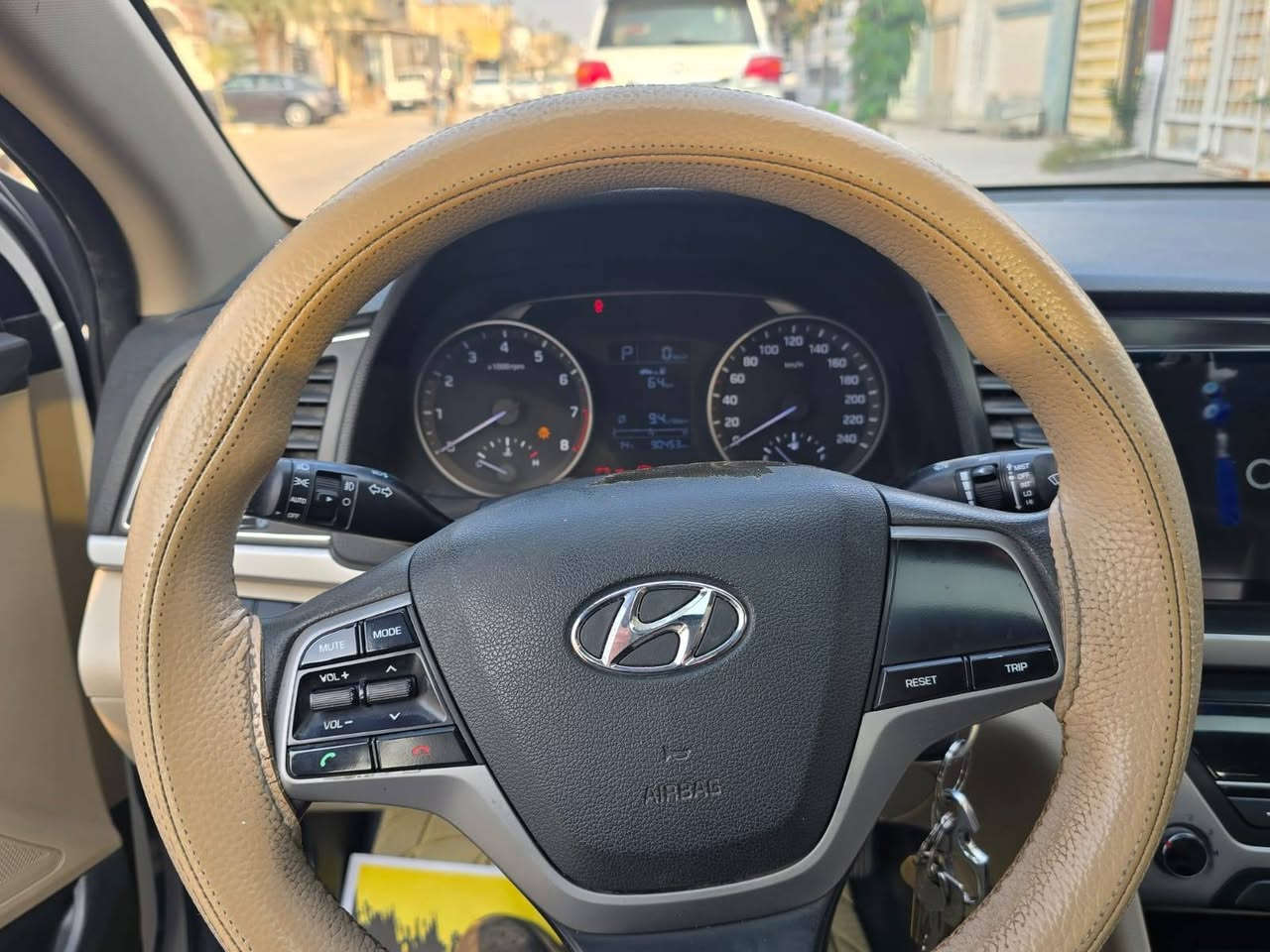 سلام عليكم
النترا 18 خليجيه 

محرك 2000 شرط مامفتوح 
فتحه 
مري شفط

ماشيه 90 

سياره جديده بمعنى الكلمه 

مكان نجف كوفه 

سعر 146 

***********
