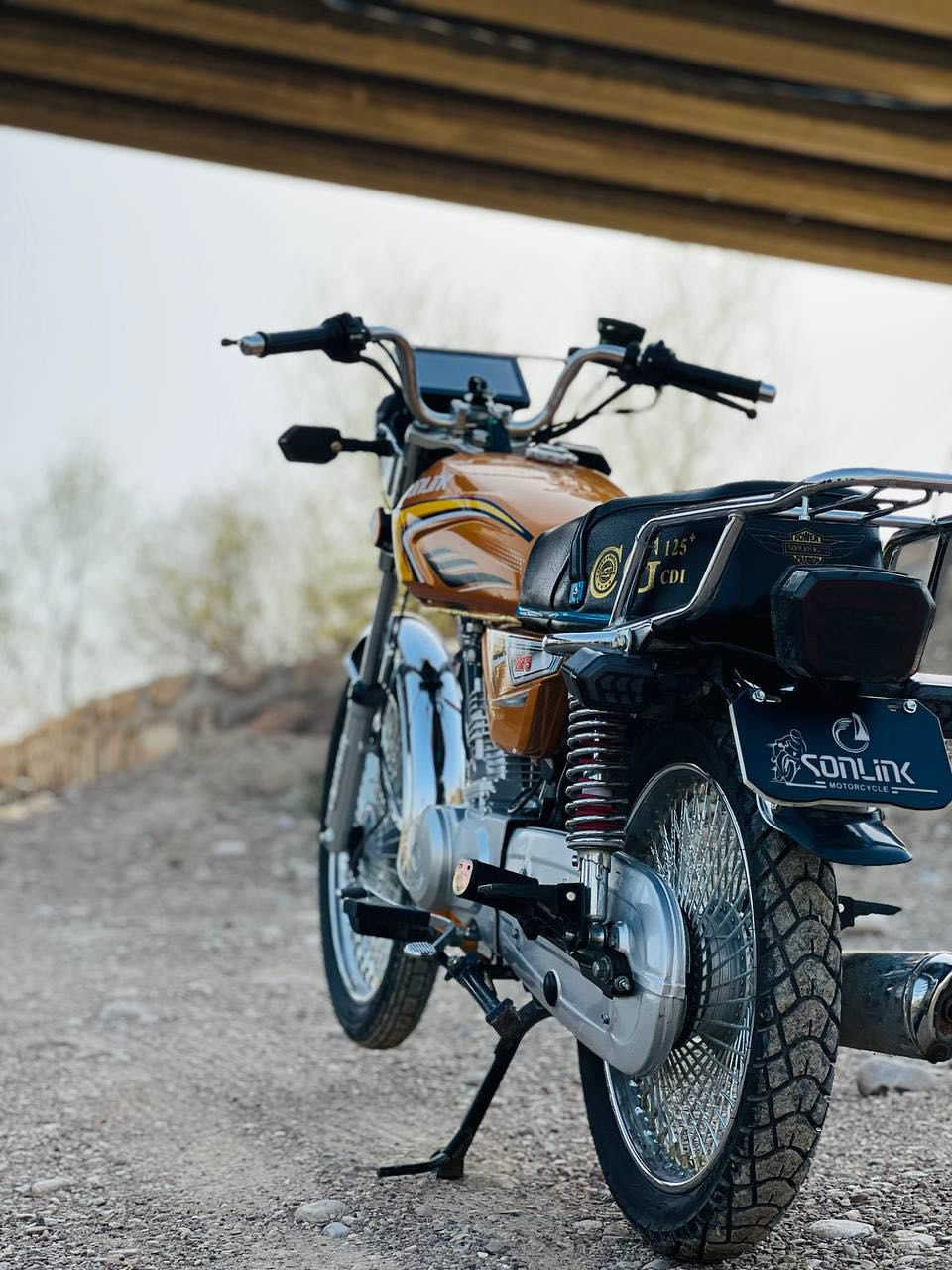 السلام عليكم دراجه تايكر للبيع 25مكفوله كفاله عام احلى من الصوره سعر 775وبيها مجال قليل للشراي عنواني ناحية السلام متواجد خاص رقمي ***********
