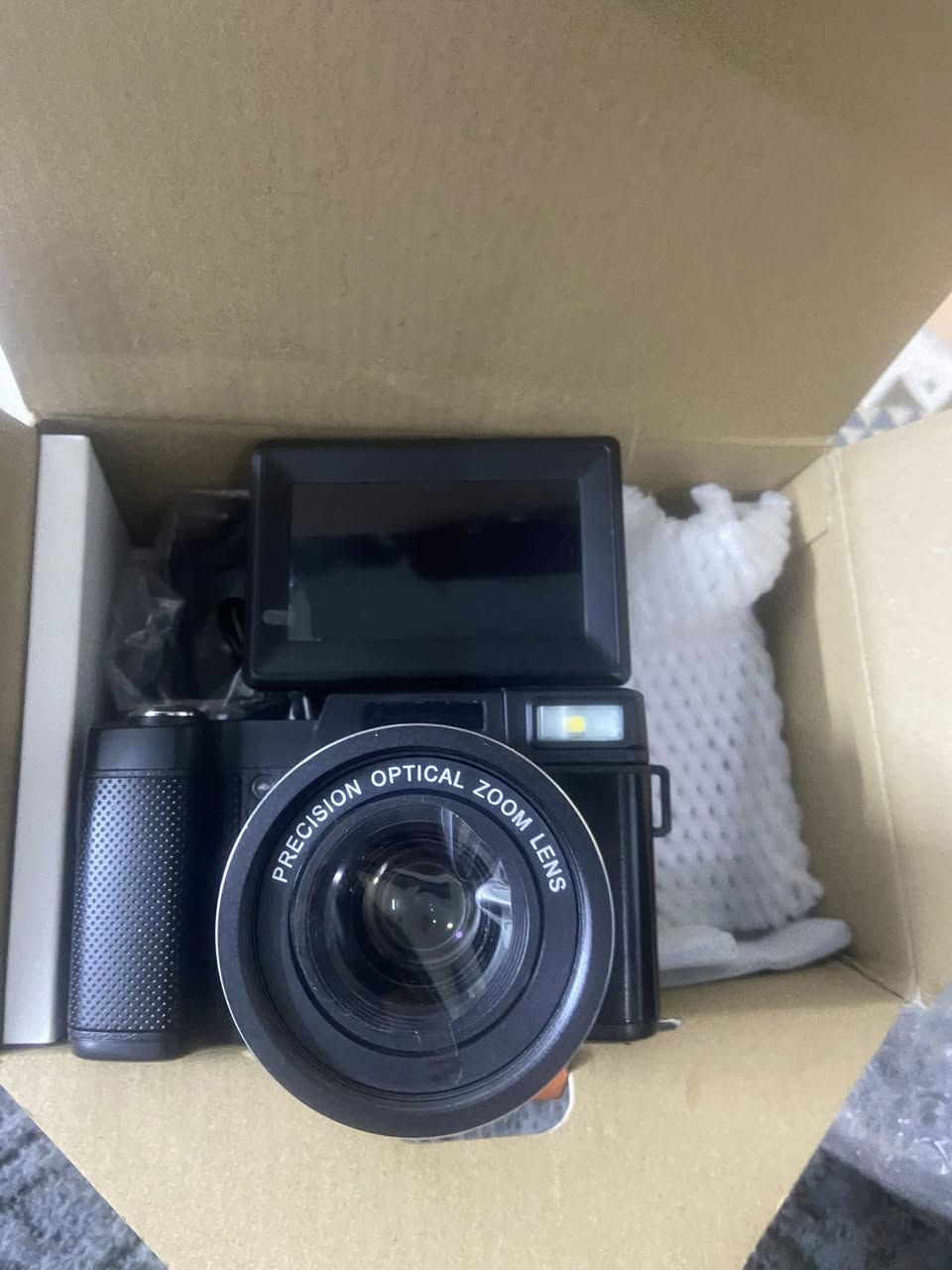 كامرة 5k للبيع
كلشي موضع بل صور و تكدرون تبحثون عليها 
السعر 75
سعر التوصيل 3 لكل العراق


**إذا كنت صاحب هذا الإعلان وتريد حذفه لأي سبب، رجاءا أرسل رسالة إلى الدعم الفني**