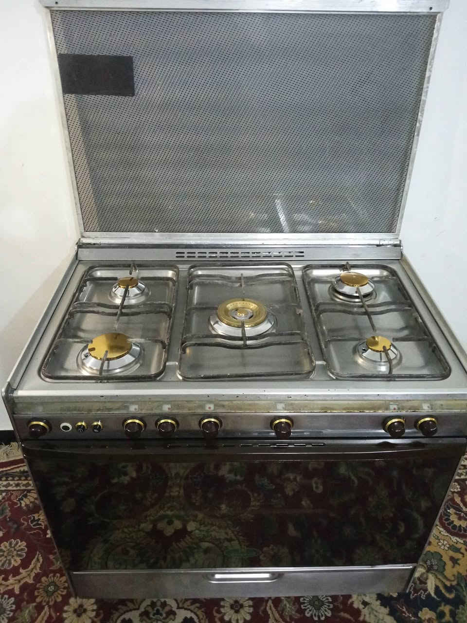 السلام عليكم ... طباخ كريازي مصري الاصلي اخو الجديد كله شغال ع الفحص فرن و5 مشاعل نار زرگه للاستفسار اكثر يرجا مراسلة الصفحه او الاتصال ع رقم *********** وات ساب
