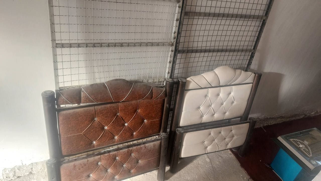 السلام عليكم 
للبيع جربايتين سعر الوحدة ٤٥ عنواني بغداد الحرية الثانية 
***********
