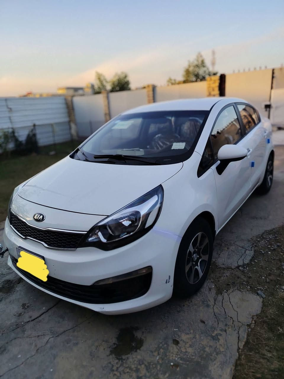 السلام عليكم ورحمة الله وبركاته
ريو موديل 2016 خليجي رقم بغداد جديد الانكليزي كتلوكات الشركة، بأسمي وسنويتها لحد ٢٠٢٩، ماشية ١٣٨ السيارة بيها صبغ جاملغ أثر شخوط وليس ضربة بدون دواخل فقط والباقي كفالة (سونار مرفق مع صور السيارة) السيارة على وضع الشركة جاهزة مجهزة تبريد ثلج، تخم تاير، تدفئة ممتازه، فووول مواصفات عدا الفتحة (ال٢٠١٦ مايجي بي فتحة) 
ملاحظة/السيارة بيها طكطكه بالصدر الأمامي فقط
السعر ١٠٧
***********
