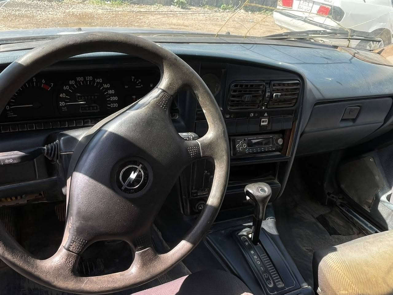 اوميكا موديل 92 محرك وكير شرط كير توماتيك 
كابون بانزين شرط التحويل 
العنوان كيارة ***********
