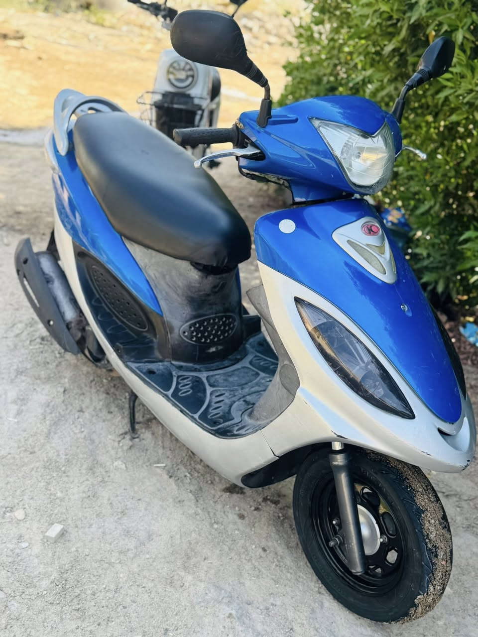 كامكو في تو للبيع 🤝🛵
موديل 14
دراجه ختم واحد ويا المكينه 
مبدل بيه بس الكشن ابو الجك 
تواير جدد توهن شادهن
اي نقص مابيه 
دراجه سعره 775 وبيه مجال قليل 
مريضا لاتراسل ولا نخابر 
عنواني شطره 
☎️***********
ترهم مراوس بنامه 🦽
