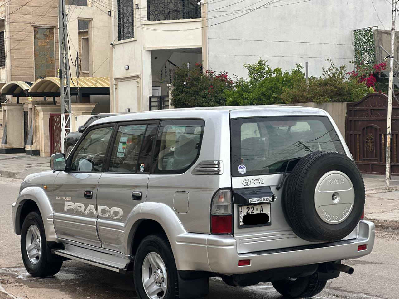 السلام عليكم عندي تيوتا برادو2001خليجي مكفوله ماعده البنيد صبغ فقط بدون فتح بدون ضرر فقط صبغ ول باقي مكفول السياره محرك وكير مكفولات حجم المحرك 6اسلندر 3400 مواصفات السياره 7راكب 3قطع تبريد دواخل عسلي+صاج سبير تعليك 5ويلكب فورويل شاشه جبيره سويجان عدد3 اريل شغال وبعد بيها اهواي مواصفات مذاكرهن السياره تبريد وحداديه وباتري وتخم تاير وكهربائيات كلها كفاله السياره رقمه اربيل الدولي وباسمنه شرط التحويل السعر 115وبيها مجال الطيبين استفسار علئ هذا الرقم *********** مكان السياره بغداد بغداد, العراق
