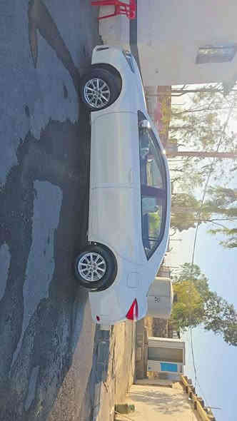 توێتا کرۆلە 
مۆدیل 2015 مەکینە بچوک گێر و مەکینەی بە بە شەرت رەقەم یەک
140رۆیشتوە مەکینەی نەکرایتەوە
بێ سبوغ  سێ تحدیلی بچوکی پێوەیە پێوە دیار نیە نرخی 135و مەجالیشی تێدایە
*********** الحمدانية
