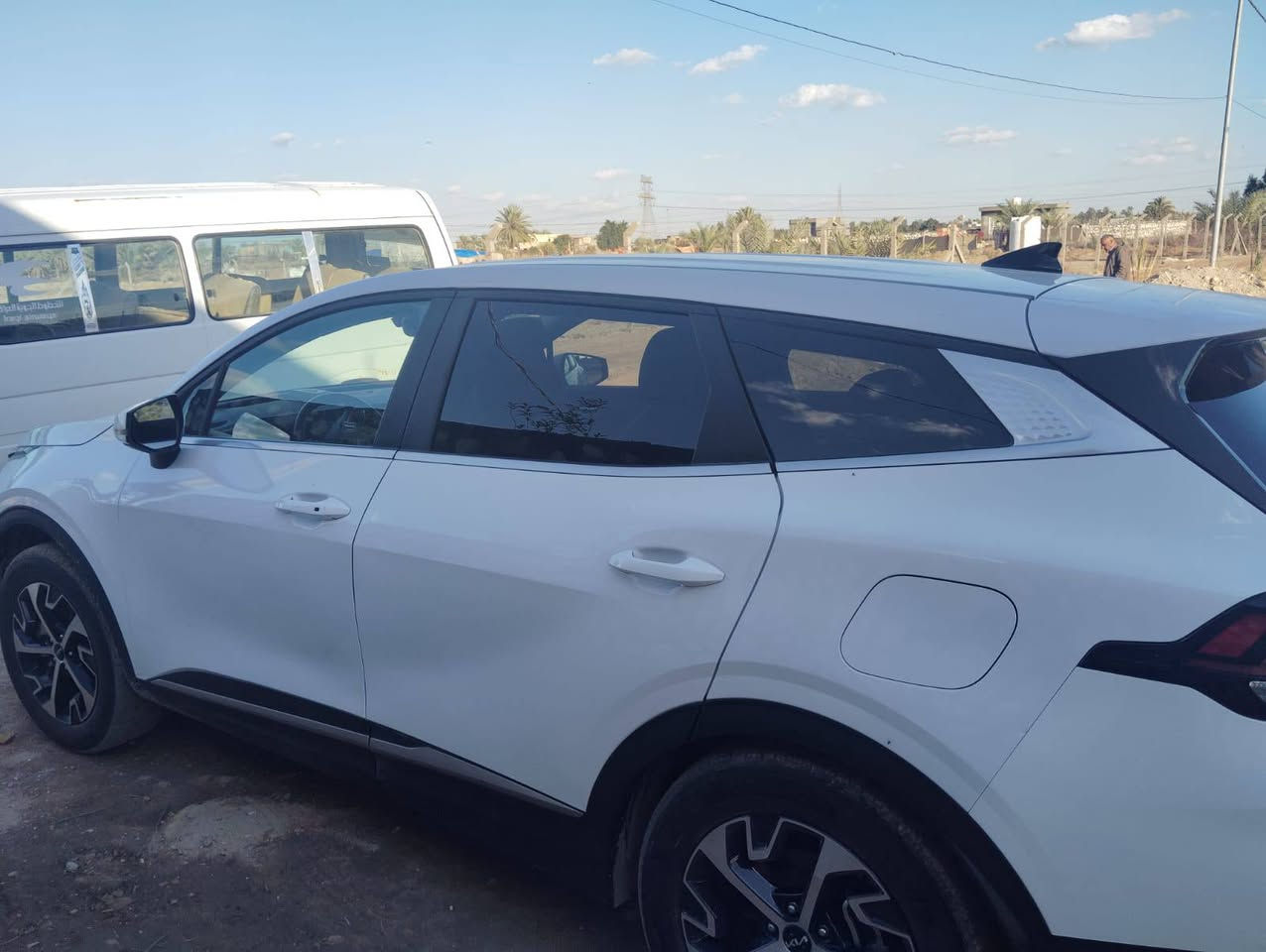 مكلف بالنشر
كيا سبورتج 2024  EX
وارد امريكي ضررها جدا بسيط صبغ ربع بين البابين جهة السائق 
دخول جديد لوحات فحص  مؤقت تترقم جميع المحافظات
محرك ٢٥٠٠ بجم كبس على وضع الشركة عداد المسافة 10 الف مايل
بصمة و بصمة ابواب
وتشغيل عن بعد 
شاشة كبيره لمس
كاميرا و رادارات / رادار امامي /رادار جانبي /رادار خلفي
 حساسات خلفي 
 كشنات جلد كهرباء تدفئة وتبريد شاحن بالكشنات
.تبريد قطعتين 
نقطه عمياء
.اشارة بالمرايا الجانبيه                                     
. فول تحكم ستيرن                                             
اوتو بريك وبريك بصمة                                                    
.شحن موبايل لاسلكي                                                        
٣ انظمة قيادة
. مثبت سرعه
. تحديد مسار   
.لايت بلادي Led  زينون
للاستفسار /***********
متوفر واتساب ايضا/ ***********
مكان السياره حله
