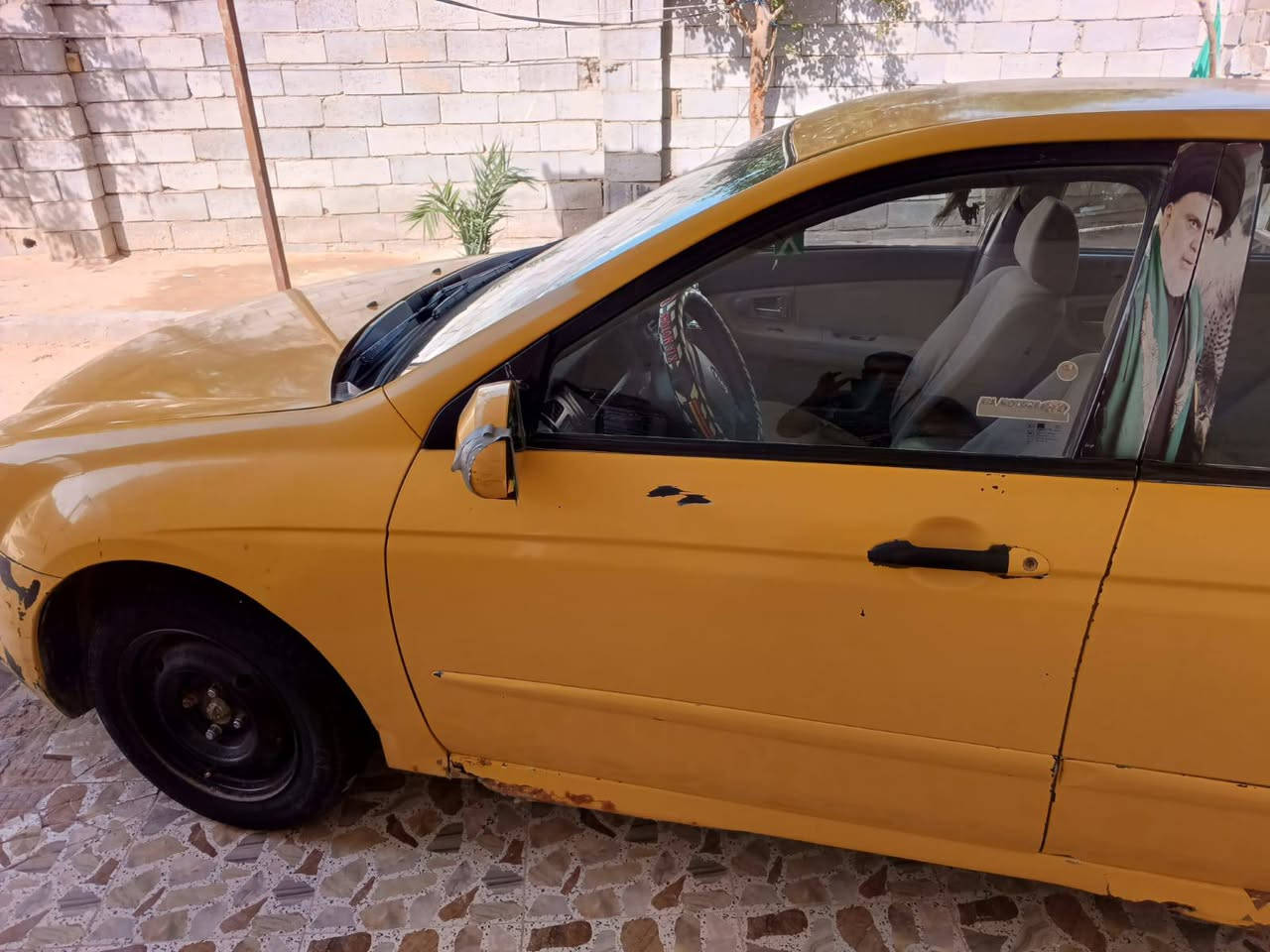 سياره للبيع كيه سيراتو موديل 8 مكينه 1600 دكشن عالي كير عادي ابيع هل موجود شوف العين سنويه صاقطه رقمه مثنى راعيه يمي ويريد امدور واسعر 53وبيه مجال للشراي 
يشلع اعيوني المكان نجف كوفه شارع المعمل
***********
