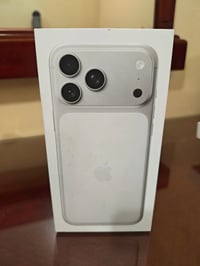 Iphone 17 pro max 256gb جديد مامفتوح لون سلفر مكاني بغداد جكوك 0782981...