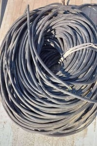 كيبل النوعيه تركي المتر ١٥٠٠ الف وخمسمائة دينار الطول ١٠٠ متر للاستفسا...