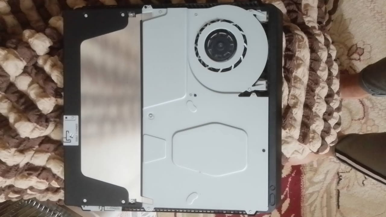 سلام عليكم play 4 سلم مهكر لو ستيكر مليان العاب جهاز نضيف 275 وبي مجال راسلني او اتص وبيك وتدلل ***********
