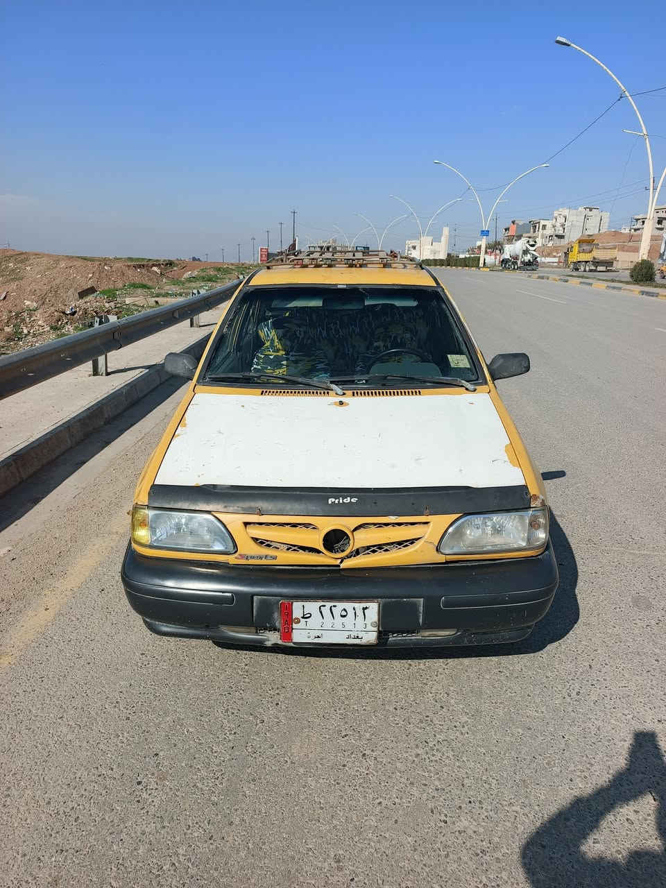 السلام عليكم سايبه للبيع رقم بغداد مشروع وطني سنويه 27 جير ومحرك شرط كاربون ما مسجله شرط سعر 21 وبيها مجال ضخم ويلكم نظيف اي استفسار اتصل على ارقام ***********)(***********)
