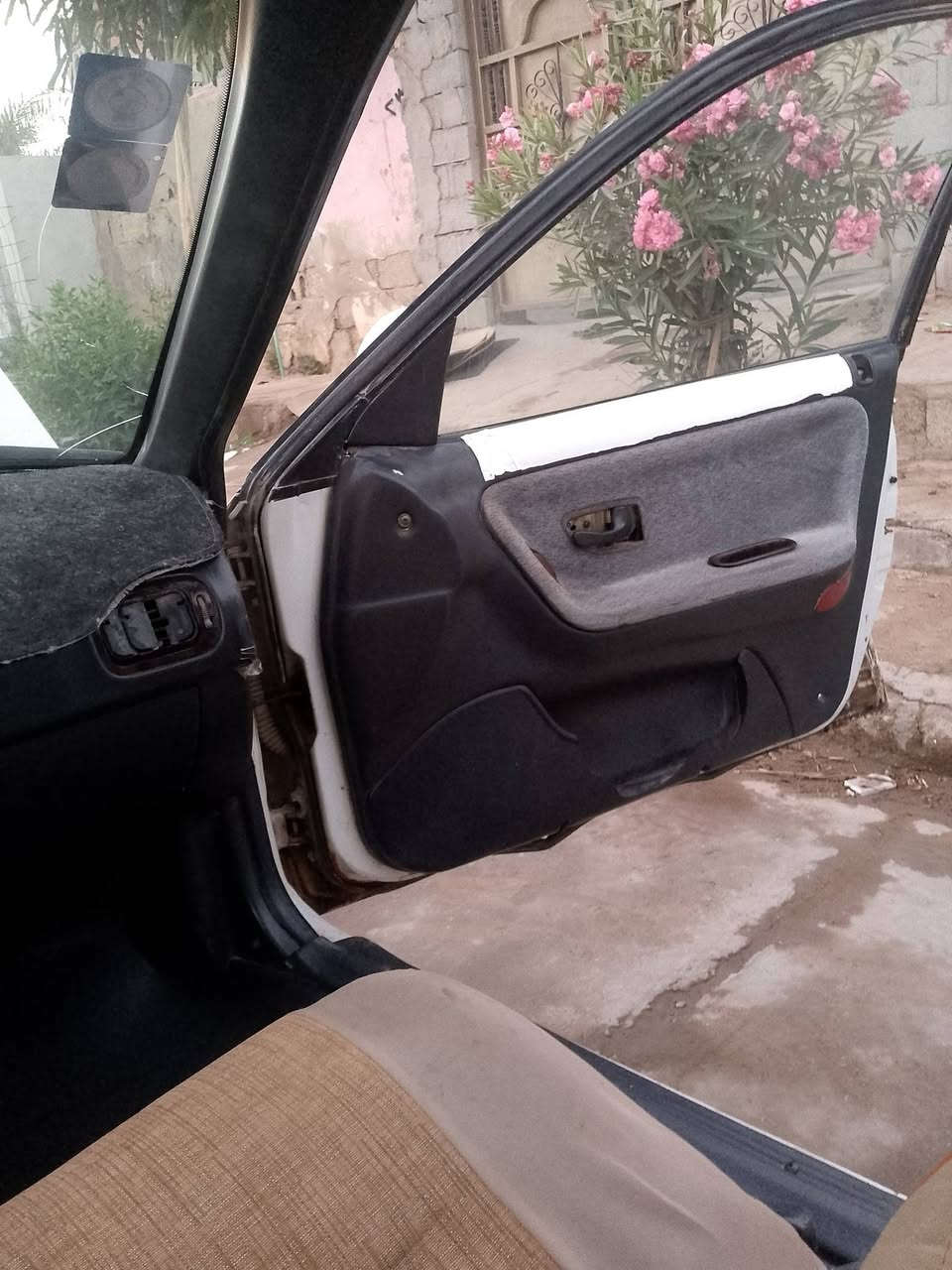 سلام عليكم سوناتا 2موديل 94
سياره مكفوله من ضربه مكفوله عيب شرعي وصوليات ومداور ثاني ايوم ومكينه وكير شرط 
مكاني ذي قار قضاء الدوايه 
رقم تليفون ***********
