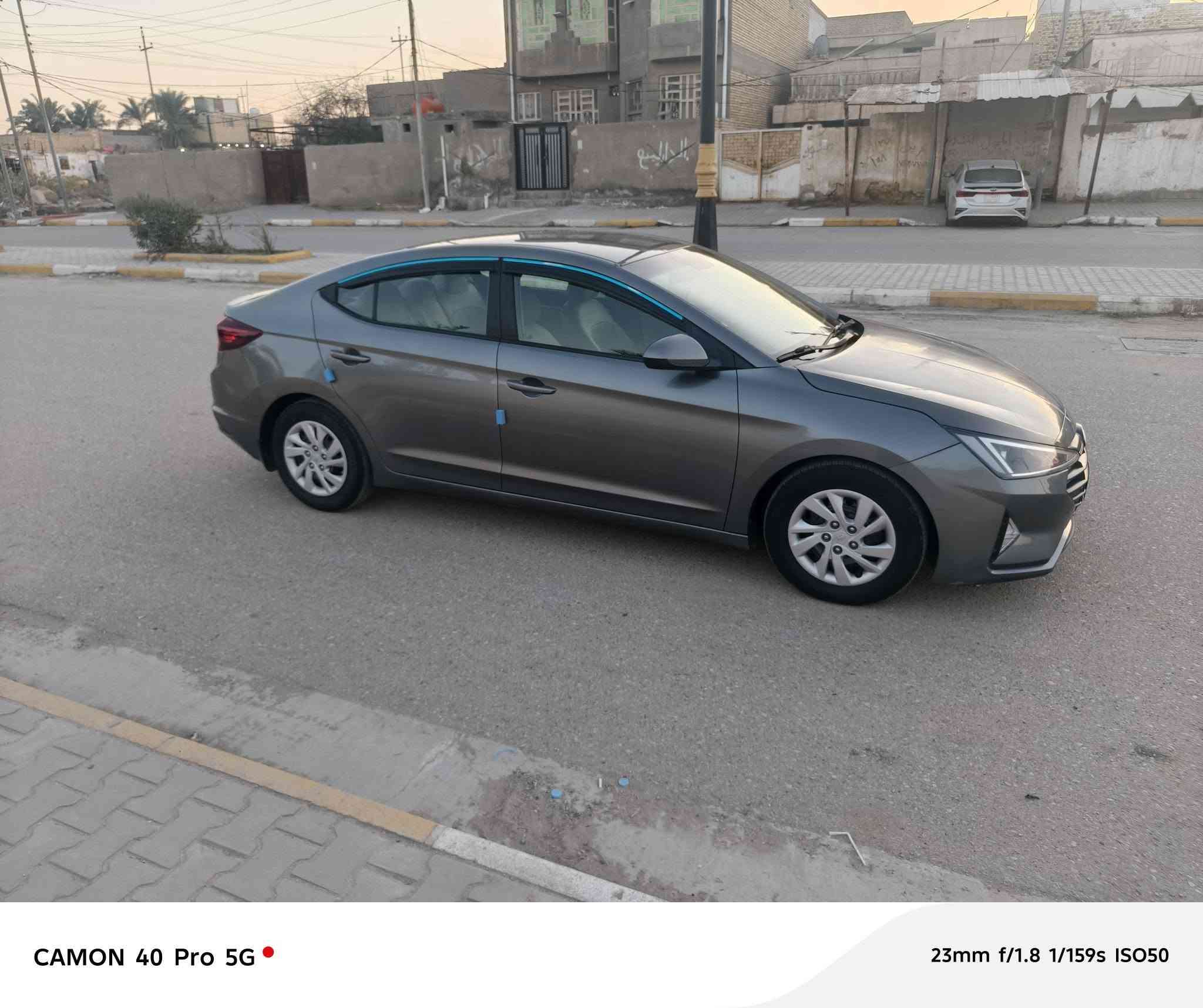 سلام عليكم 
النترا امريكي موديل ١٩
بدون تبديل ليبل واحد
سياره جديده جاهزه من كلشي
صور حادثهه يمك بصوره مبين خشم البنيد فقط مصلح نفسه
مكينه ٢٠٠٠ كير ٦نمر المرغوب
تحويل مباشر رقم دولي جديد
مكان سياره رميثه 
السعر ١٢٨ وبيهه مجال***********
