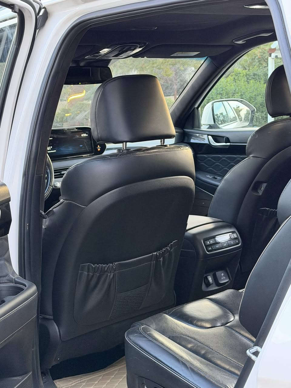 كالكرفي فول مواصفات لون ابيض
رقم اربيل
حادثها جاملغ وبنيد 
السياره جاهزه ع اخر حبه 
بدون دواخل
السعر 255 ورقه 
للاستفسار 

‭***********‬
