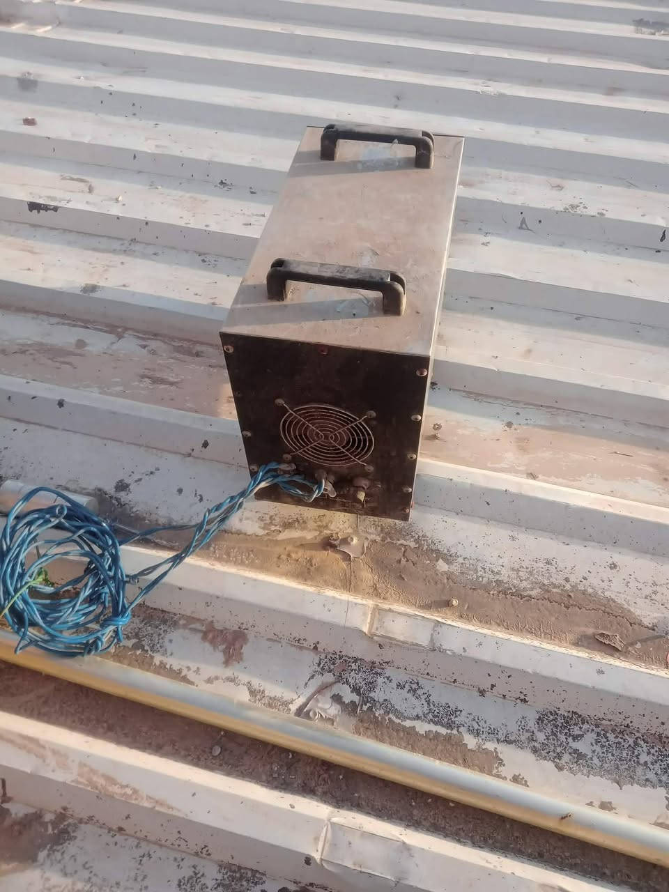 رافع فولتيه ٤٠ امبير السعر ١٧٥ الف.. الحسينيه شارع الجريخي... ***********
