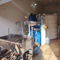 تصفية واحد متر للبيع مع تانكي عدد ٢ واحد ٥٠٠٠ والثاني ٣٠٠٠ 07817477541